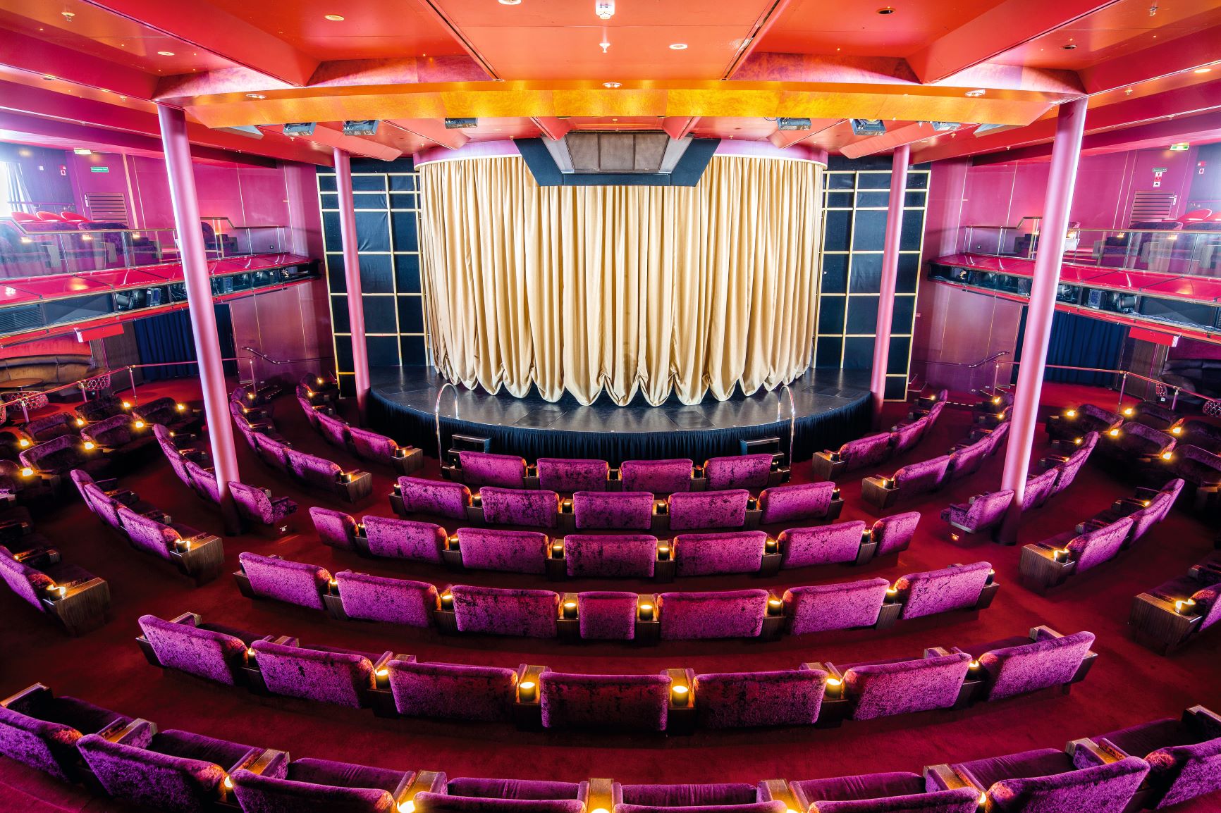 dream broadway show lounge (2)